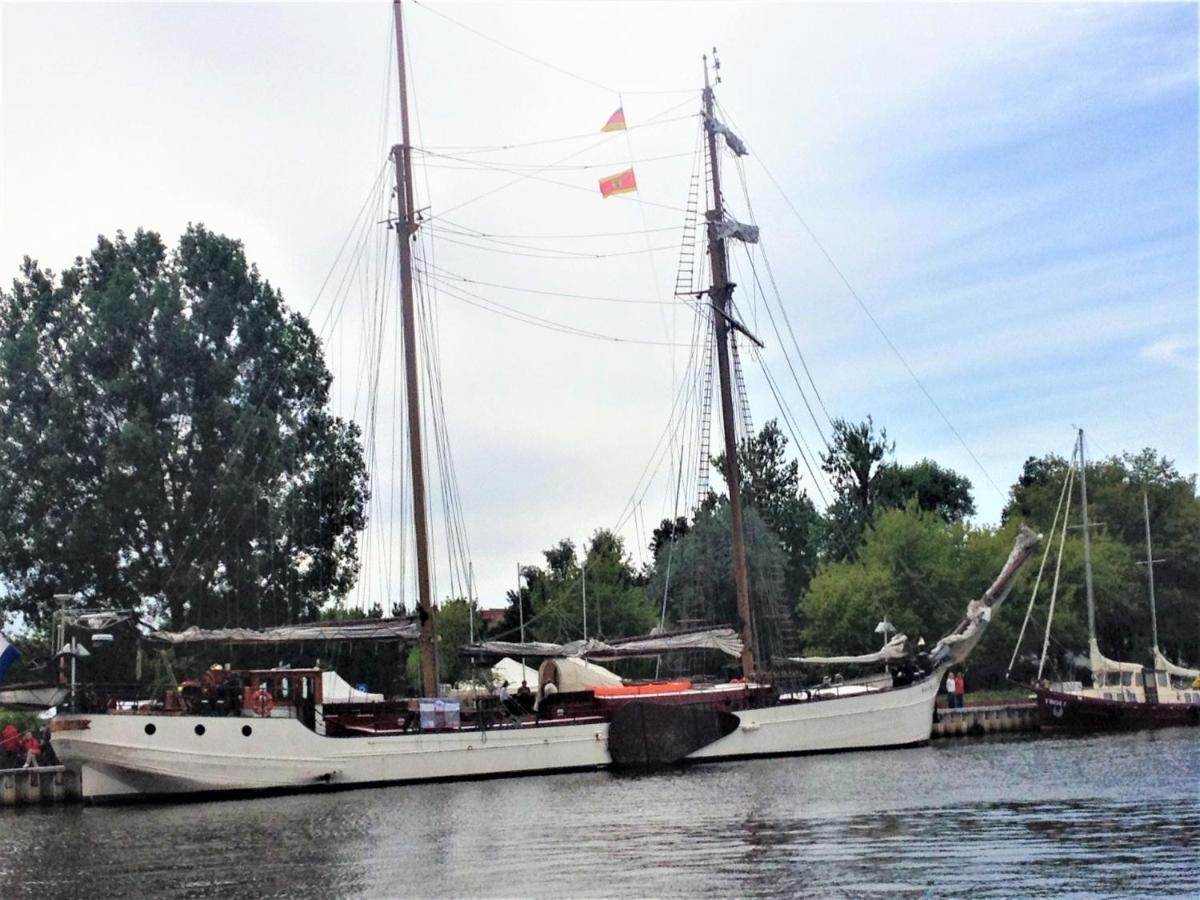 Fischerhaus Godewind 60 Qm Altwarp Esterno foto